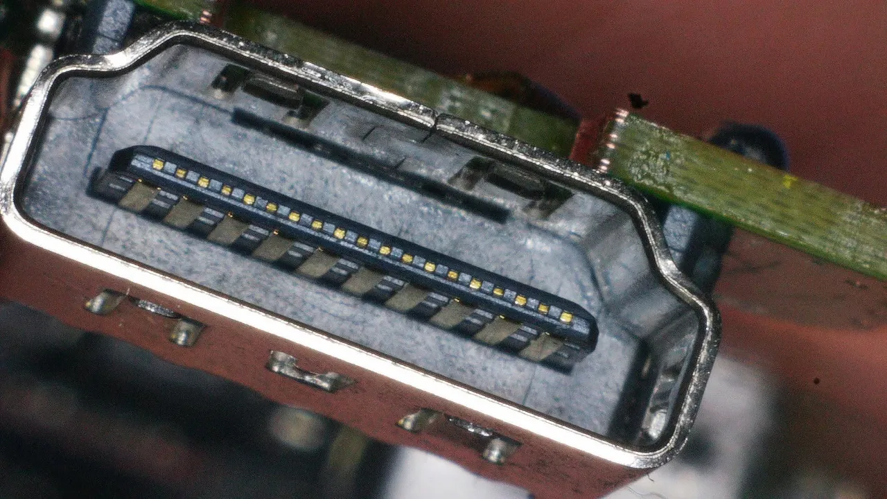 Réparation du port HDMI d'une console